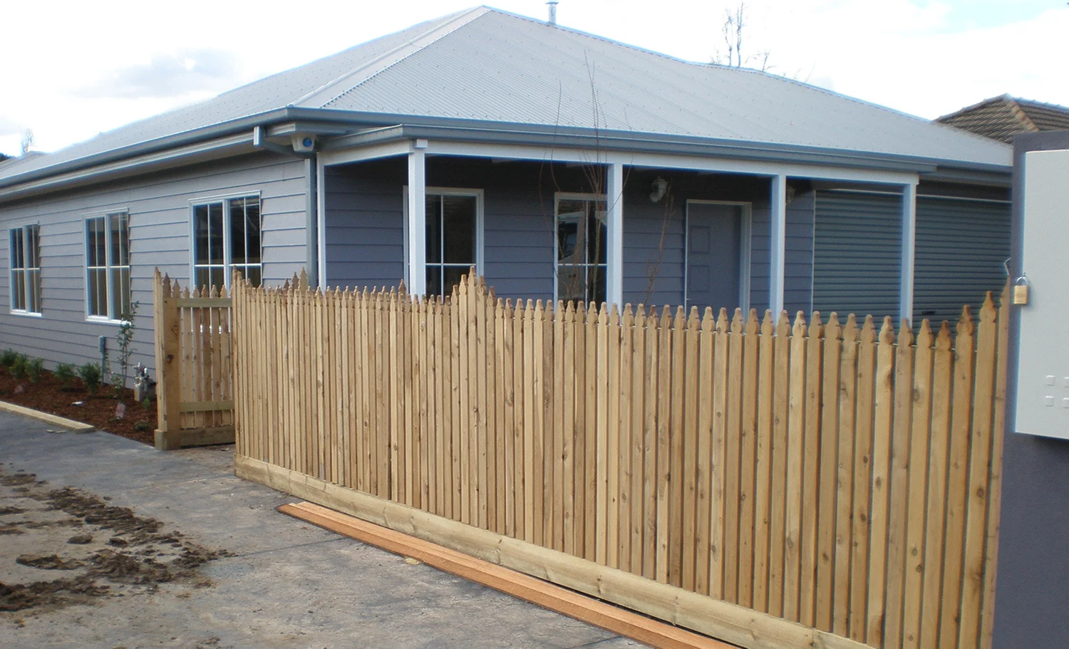 Steel gate and timber fencing installation